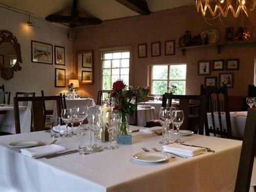 White Hart Inn Айронбридж Экстерьер фото