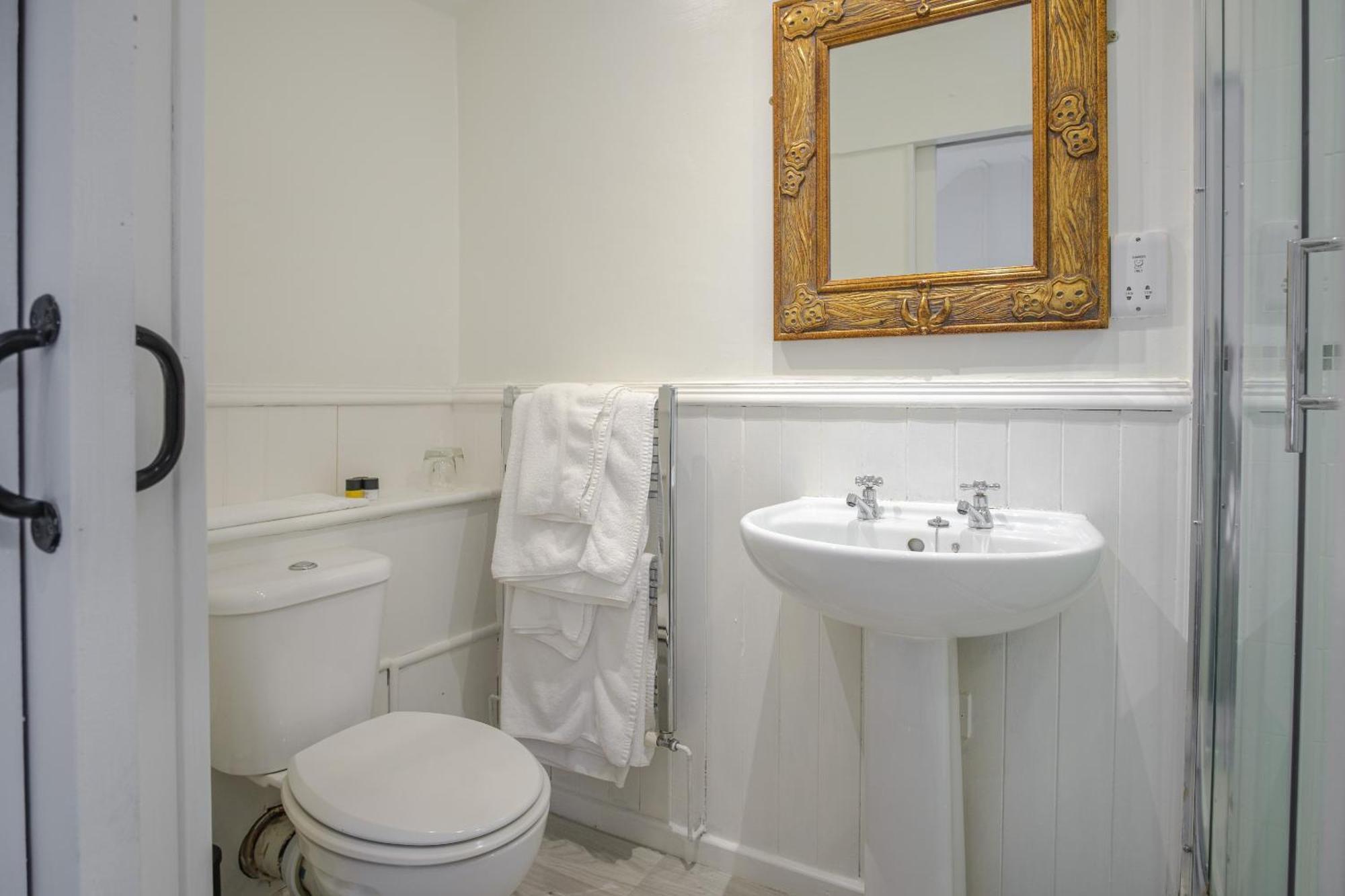 White Hart Inn Айронбридж Номер фото